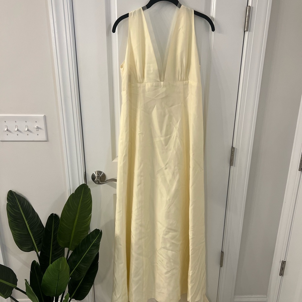 Vera Wang White Formal Dress